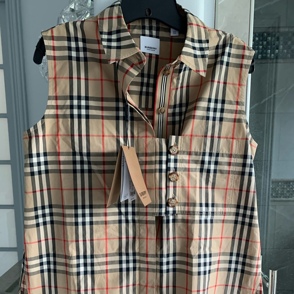 SOLD Burberry Palila Check Print Sleeveless Shirt - Picture 4 of 12